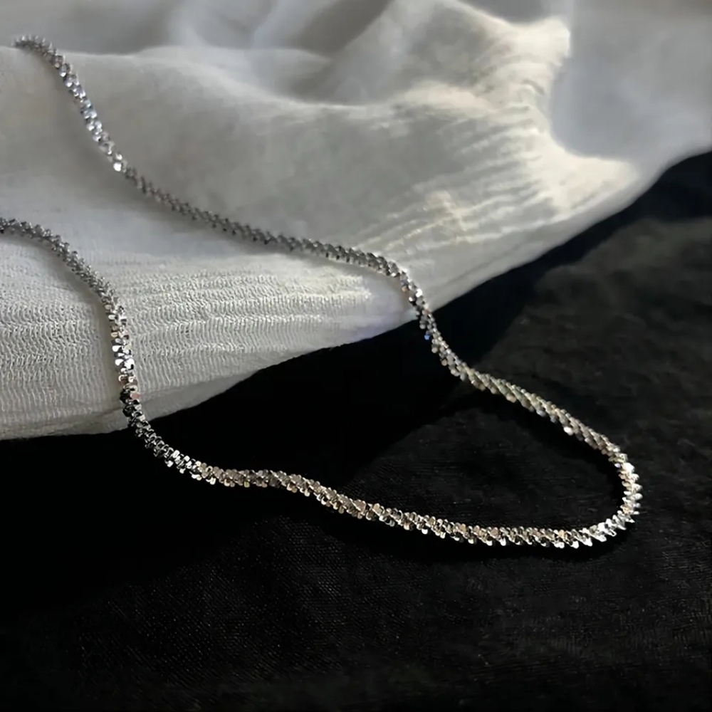 New Clavicle Chain Choker Necklace - Picture 3 of 9